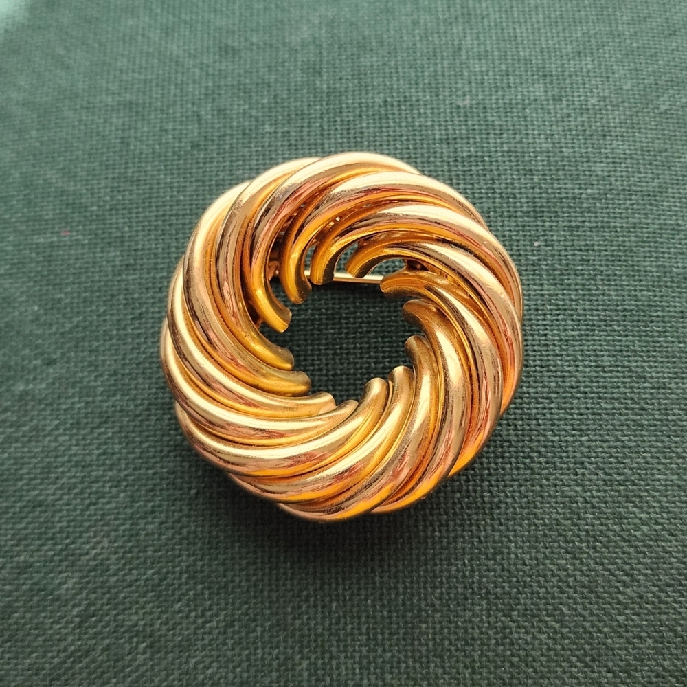 Gold spiral vtg brooch Grosse for Dior